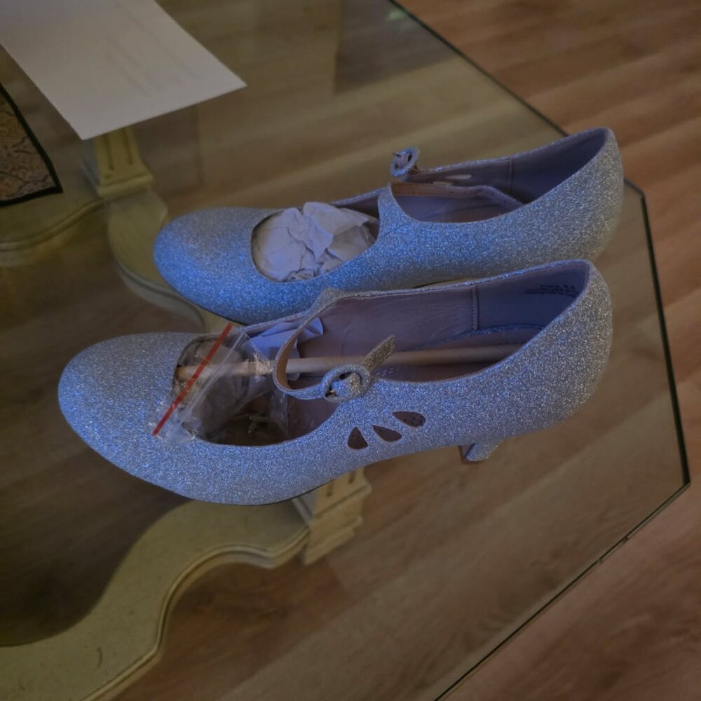 New Never Worn - image 1